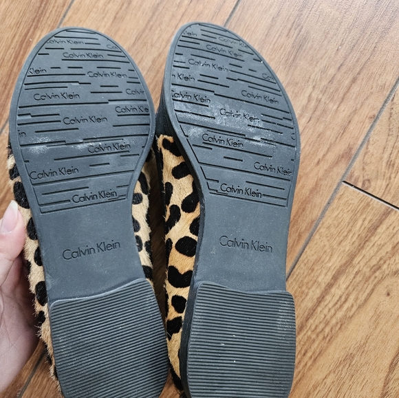 Calvin Klein flats - Picture 2 of 4